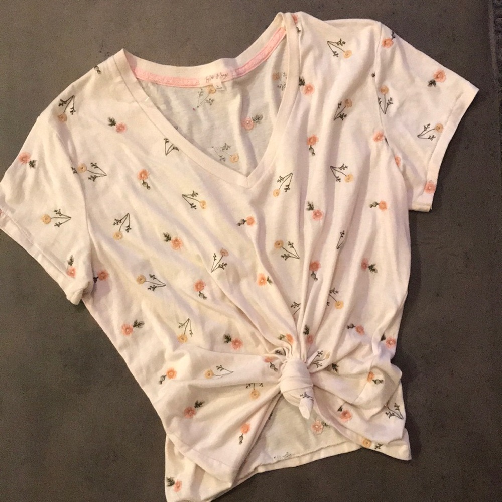 Floral embroidered v-neck